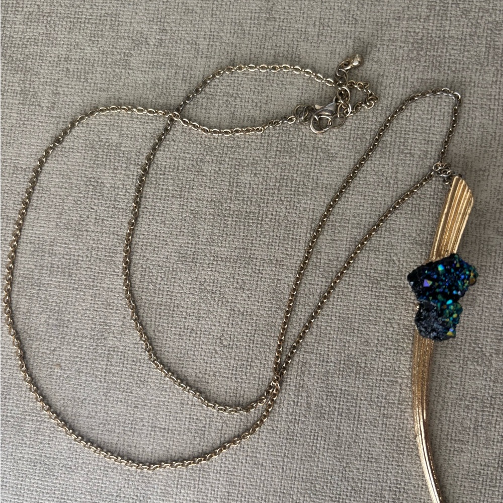 Stunning Gold and Blue Pendant Necklace